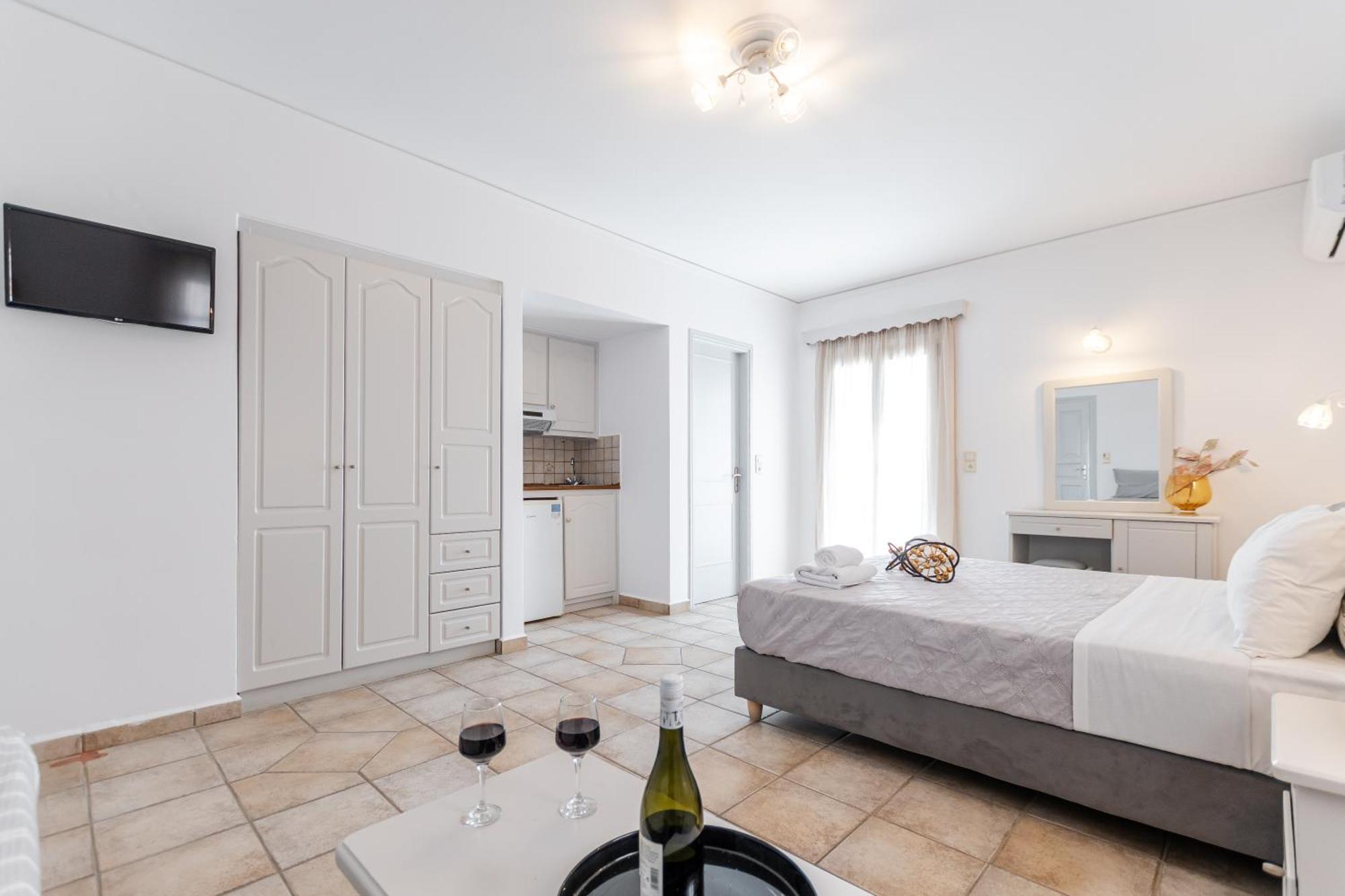 Golden Bay Aparthotel Agios Prokopios  Bagian luar foto